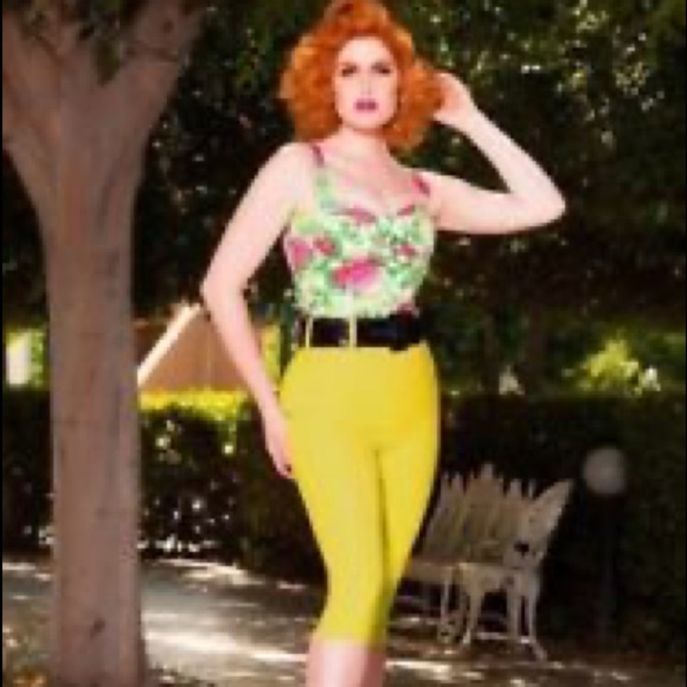 ❌ SOLD ❌ Chartreuse deadly dames capris
